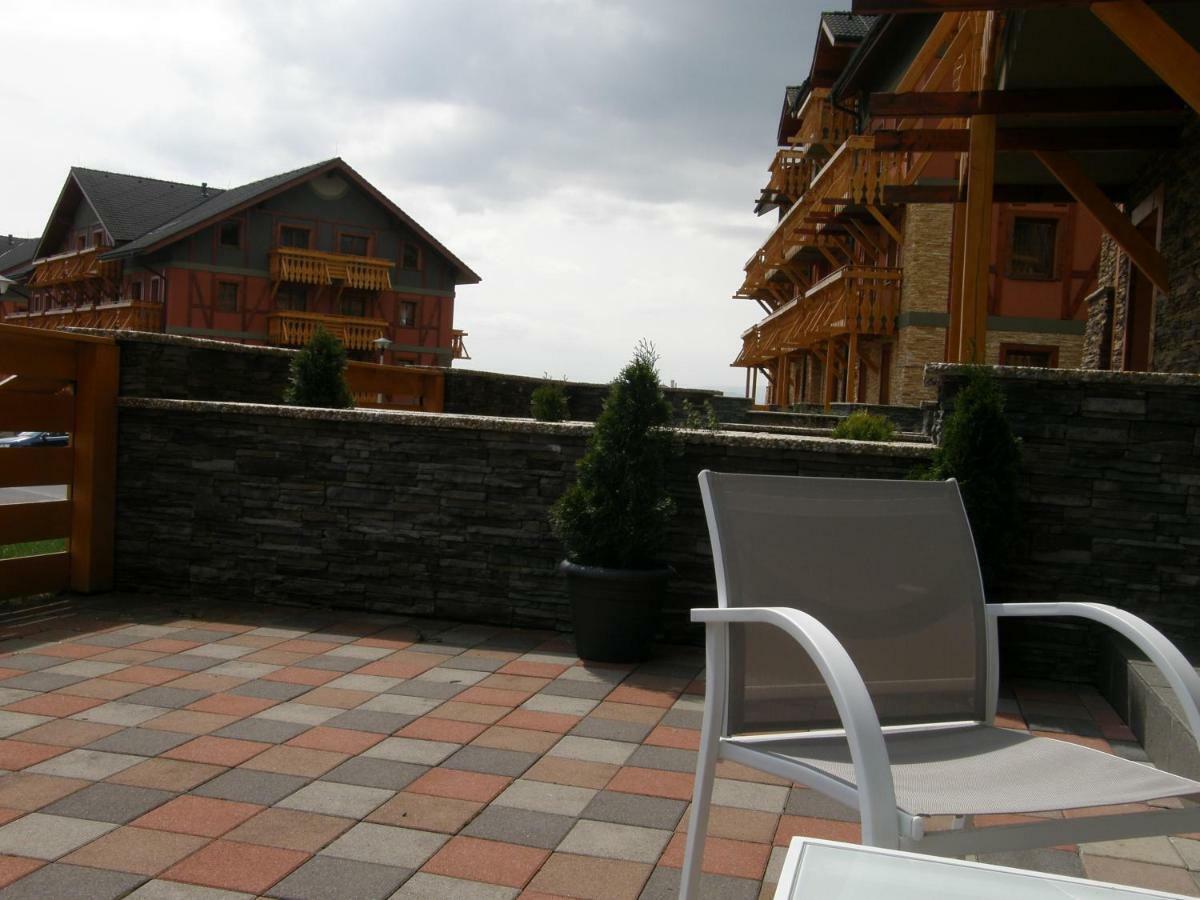 ヴェルカー・ロムニツァTerezia Tatry - Golfアパートメント エクステリア 写真